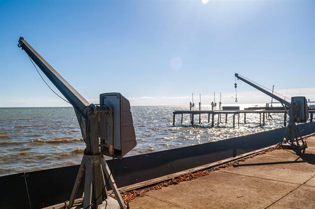 Builiding view forty four for 30214 Jefferson, Saint Clair Shores, MI. 48082