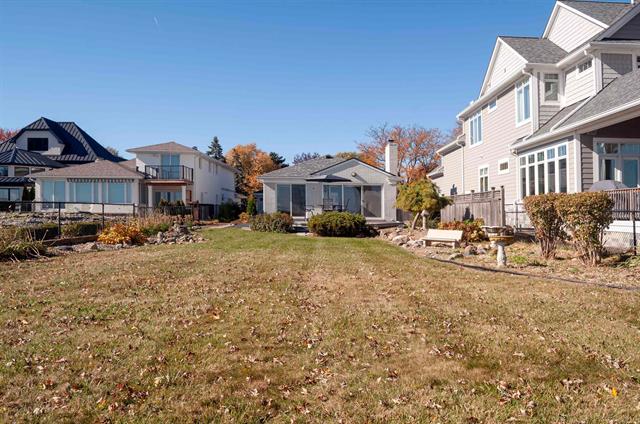 Builiding view forty seven for 30214 Jefferson, Saint Clair Shores, MI. 48082