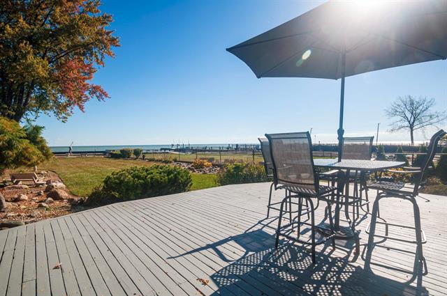 Builiding view forty for 30214 Jefferson, Saint Clair Shores, MI. 48082