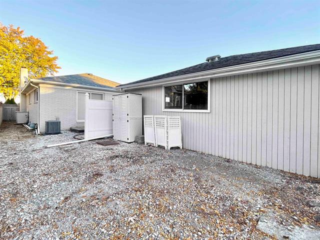 Builiding view nine for 30214 Jefferson, Saint Clair Shores, MI. 48082