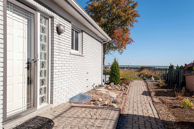 Builiding view one for 30214 Jefferson, Saint Clair Shores, MI. 48082