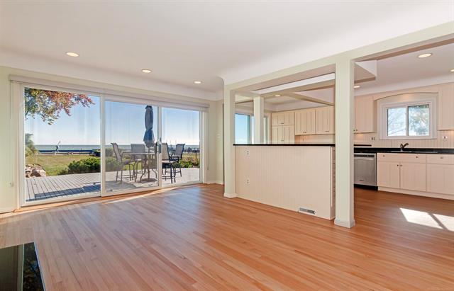 Builiding view seventeen for 30214 Jefferson, Saint Clair Shores, MI. 48082