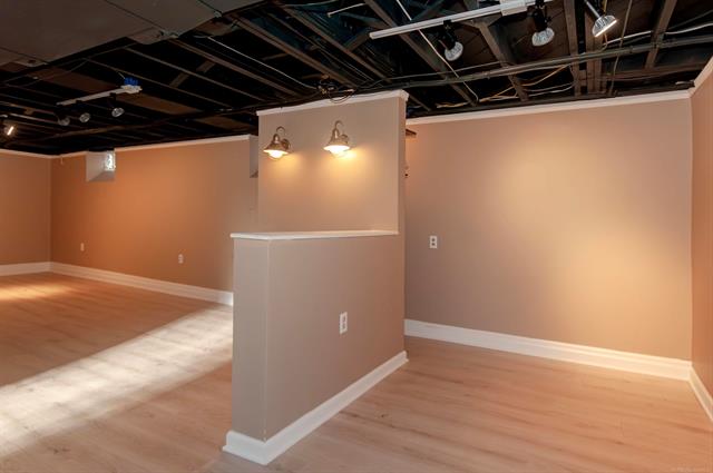 Builiding view thirty four for 30214 Jefferson, Saint Clair Shores, MI. 48082