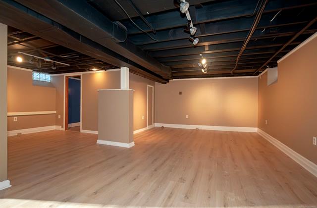 Builiding view thirty one for 30214 Jefferson, Saint Clair Shores, MI. 48082