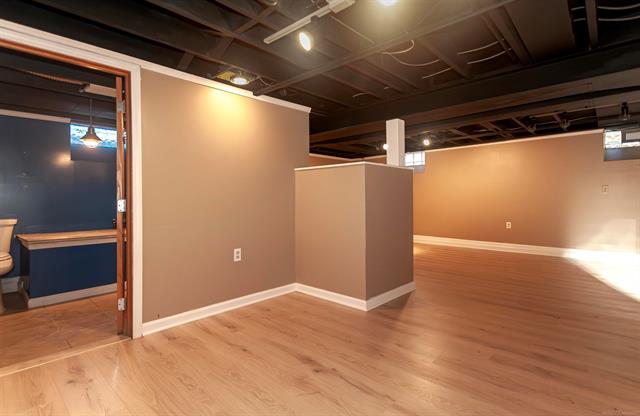 Builiding view thirty six for 30214 Jefferson, Saint Clair Shores, MI. 48082