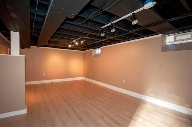 Builiding view thirty for 30214 Jefferson, Saint Clair Shores, MI. 48082