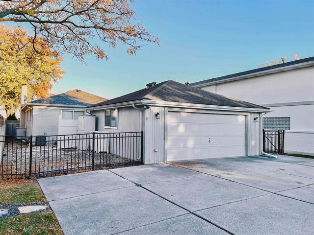 Builiding view three for 30214 Jefferson, Saint Clair Shores, MI. 48082