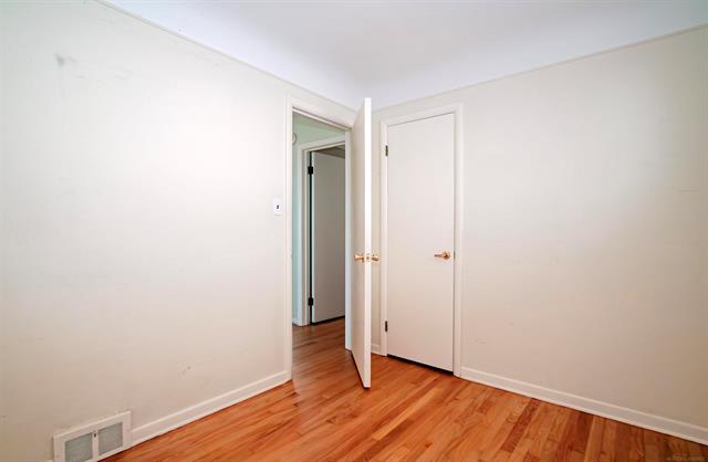 Builiding view twenty eight for 30214 Jefferson, Saint Clair Shores, MI. 48082