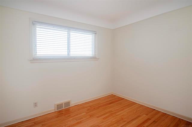 Builiding view twenty seven for 30214 Jefferson, Saint Clair Shores, MI. 48082