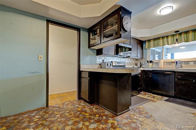 Builiding view eighteen for 8704 Edna, Warren, MI. 48093