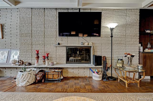 Builiding view fifteen for 8704 Edna, Warren, MI. 48093