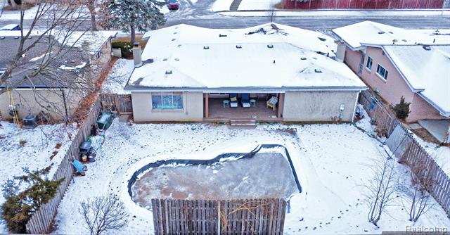 Builiding view fifty two for 8704 Edna, Warren, MI. 48093