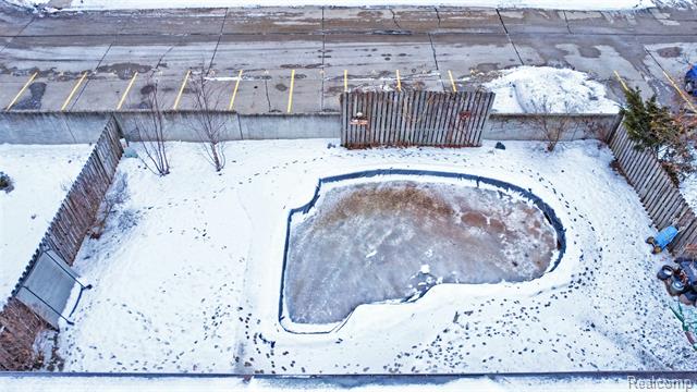 Builiding view forty nine for 8704 Edna, Warren, MI. 48093