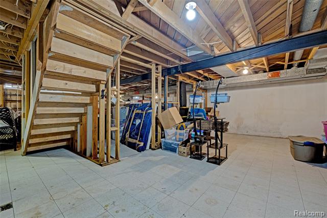 Builiding view forty two for 8704 Edna, Warren, MI. 48093