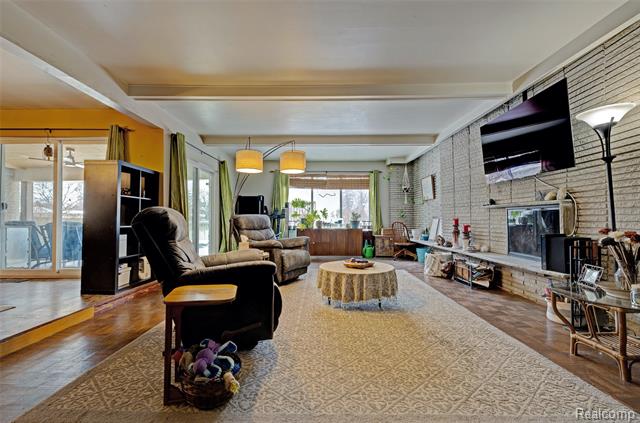 Builiding view fourteen for 8704 Edna, Warren, MI. 48093