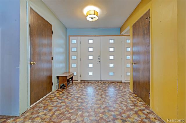 Builiding view seven for 8704 Edna, Warren, MI. 48093