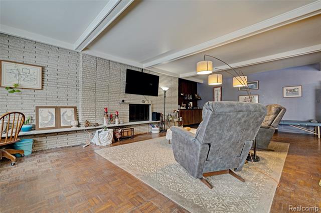 Builiding view seventeen for 8704 Edna, Warren, MI. 48093