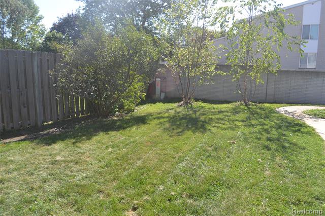 Builiding view seventy one for 8704 Edna, Warren, MI. 48093