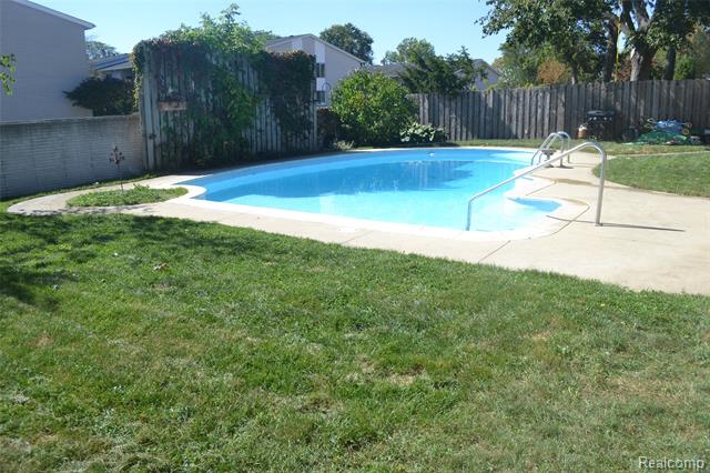 Builiding view seventy for 8704 Edna, Warren, MI. 48093