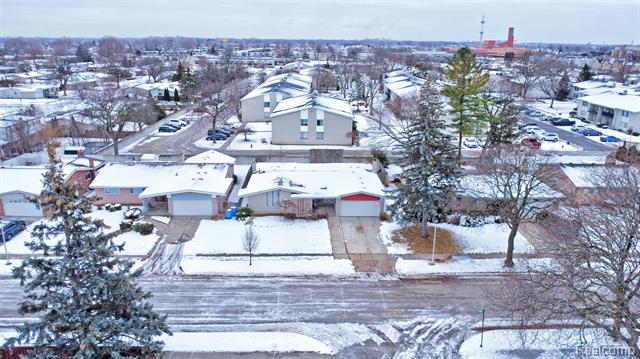 Builiding view six for 8704 Edna, Warren, MI. 48093