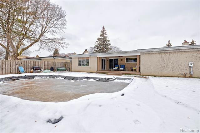 Builiding view sixty six for 8704 Edna, Warren, MI. 48093