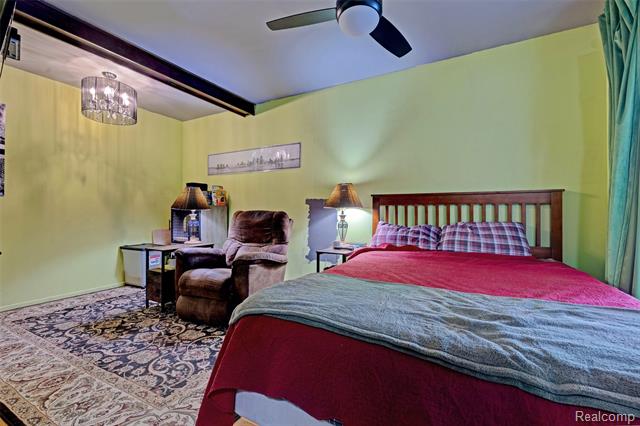 Builiding view thirty five for 8704 Edna, Warren, MI. 48093