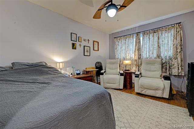 Builiding view twenty nine for 8704 Edna, Warren, MI. 48093