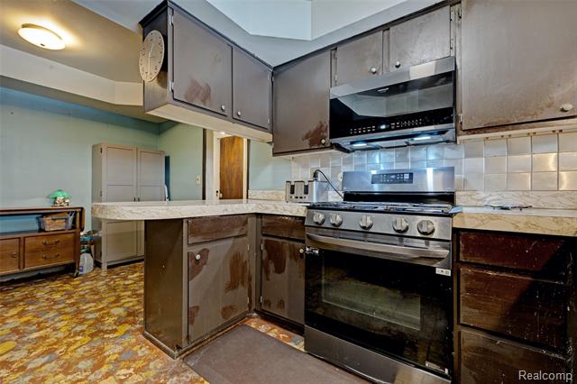 Builiding view twenty two for 8704 Edna, Warren, MI. 48093