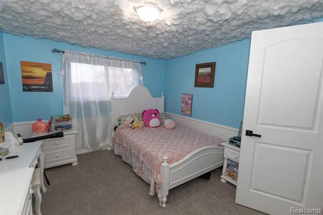 Builiding view eighteen for 30988 Moroso, Warren, MI. 48088