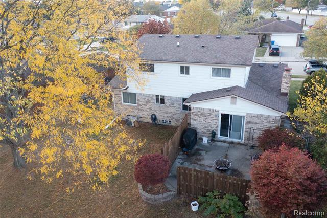 Builiding view one for 30988 Moroso, Warren, MI. 48088