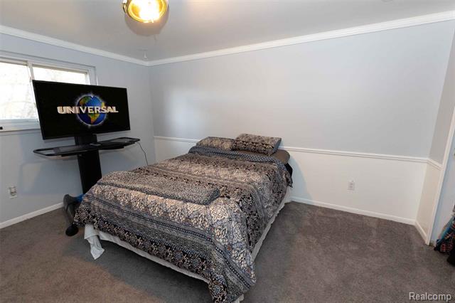 Builiding view twelve for 30988 Moroso, Warren, MI. 48088