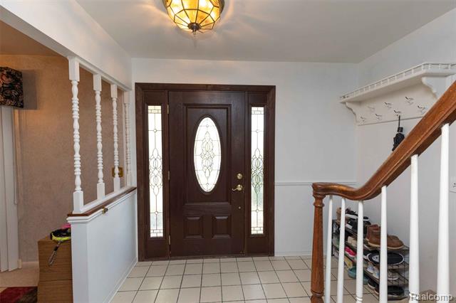 Builiding view two for 30988 Moroso, Warren, MI. 48088