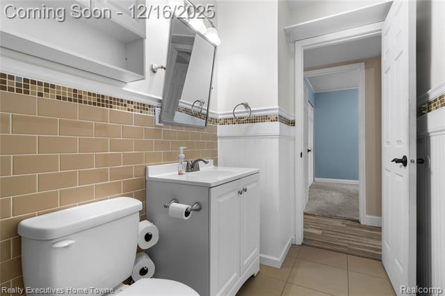 Builiding view fifteen for 19127 Colorado, Roseville, MI. 48066