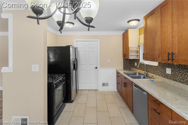 Builiding view five for 19127 Colorado, Roseville, MI. 48066