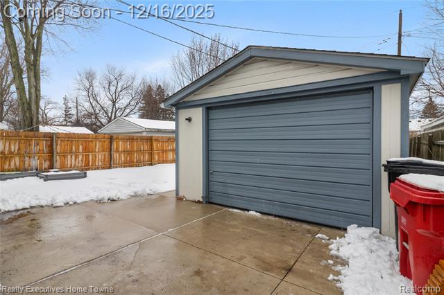 Builiding view seventeen for 19127 Colorado, Roseville, MI. 48066