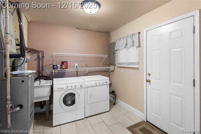 Builiding view sixteen for 19127 Colorado, Roseville, MI. 48066