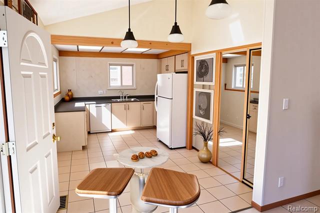 Builiding view four for 4519 Reader, Warren, MI. 48092