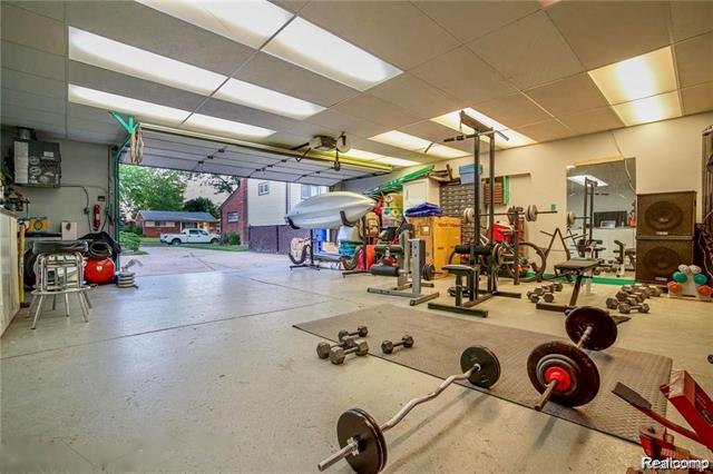 Builiding view sixteen for 4519 Reader, Warren, MI. 48092