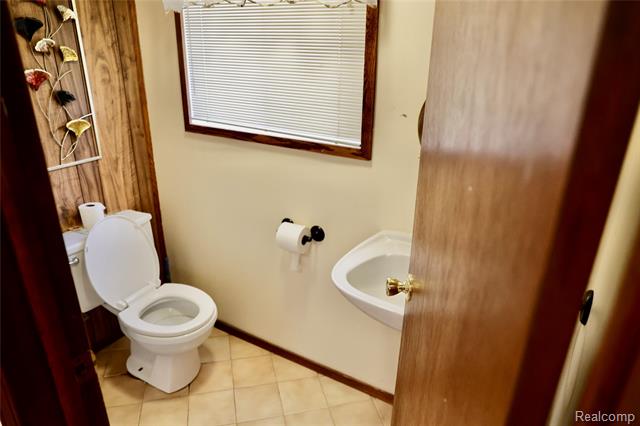 Builiding view thirteen for 4519 Reader, Warren, MI. 48092