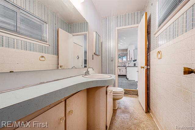 Builiding view eight for 31040 Champine, Saint Clair Shores, MI. 48082