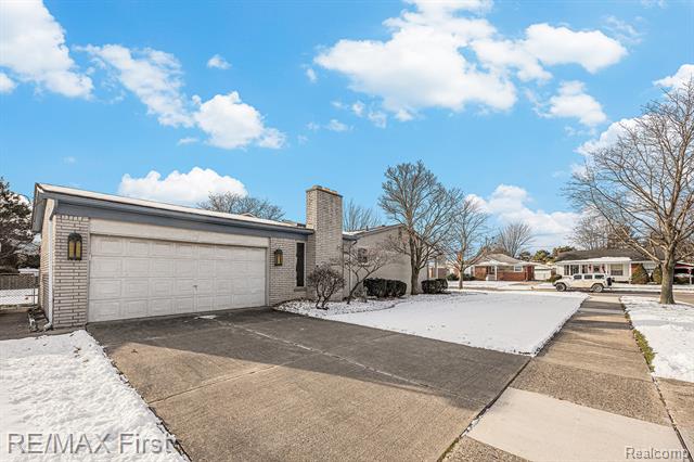 Builiding view nineteen for 31040 Champine, Saint Clair Shores, MI. 48082