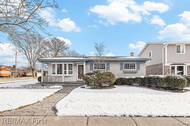 Builiding view one for 31040 Champine, Saint Clair Shores, MI. 48082