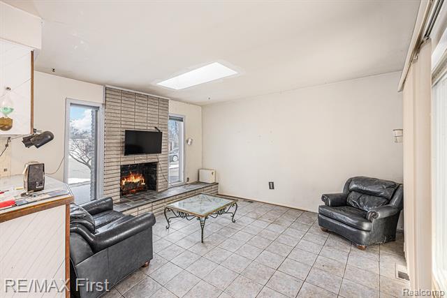 Builiding view seven for 31040 Champine, Saint Clair Shores, MI. 48082