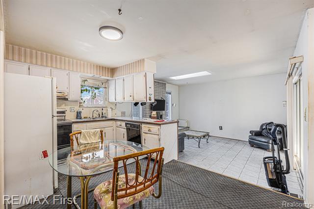 Builiding view six for 31040 Champine, Saint Clair Shores, MI. 48082