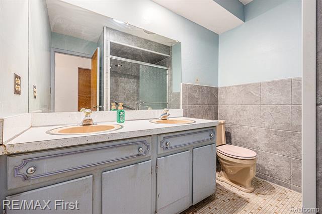 Builiding view thirteen for 31040 Champine, Saint Clair Shores, MI. 48082