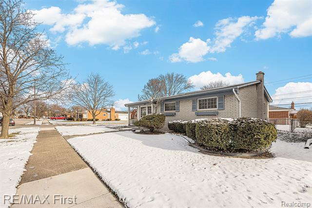 Builiding view two for 31040 Champine, Saint Clair Shores, MI. 48082