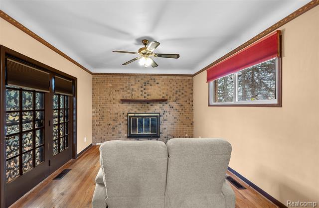 Builiding view eleven for 8718 Binney, Warren, MI. 48093