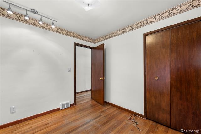 Builiding view fourteen for 8718 Binney, Warren, MI. 48093