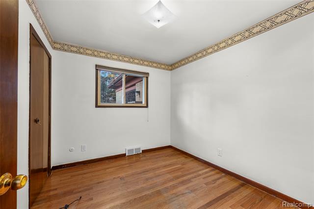 Builiding view thirteen for 8718 Binney, Warren, MI. 48093