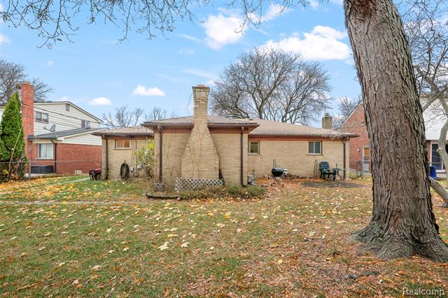 Builiding view twenty five for 8718 Binney, Warren, MI. 48093